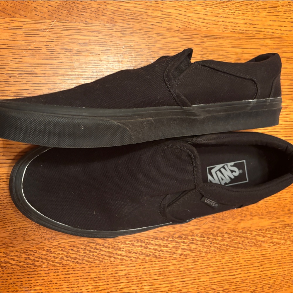 Vans Men's Classic Black Slip-On Sneakers Size 9.5
